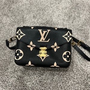 Louis Vuitton Pochette Metis